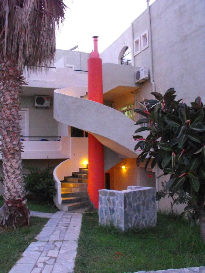 Ermioni Hotel Paralia Kourna Екстер'єр фото